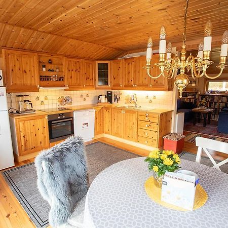 Iverhjelen Near Atlantic Road Lyngstad Bagian luar foto