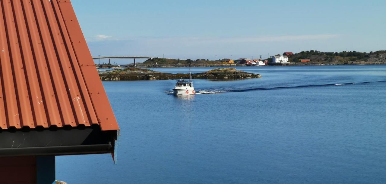 Iverhjelen Near Atlantic Road Lyngstad Bagian luar foto